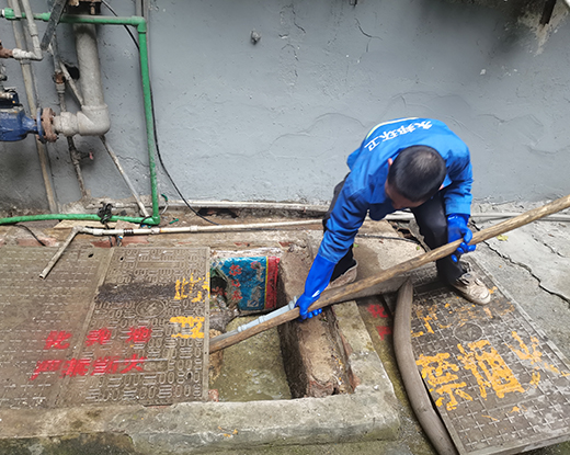 拖市镇清掏化粪池